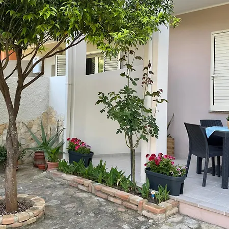 Pepi House Nyaraló